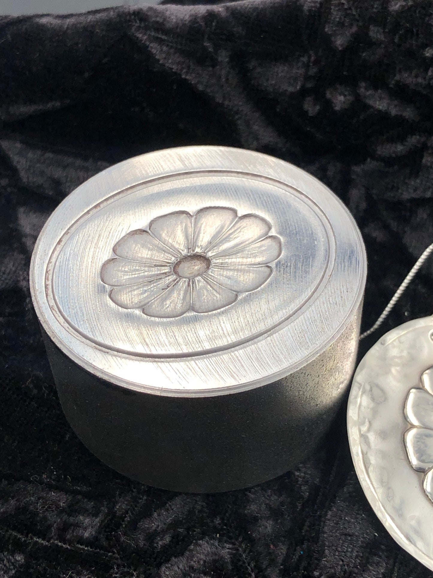 Impression Die - 1.5 inch Oval Concho #1