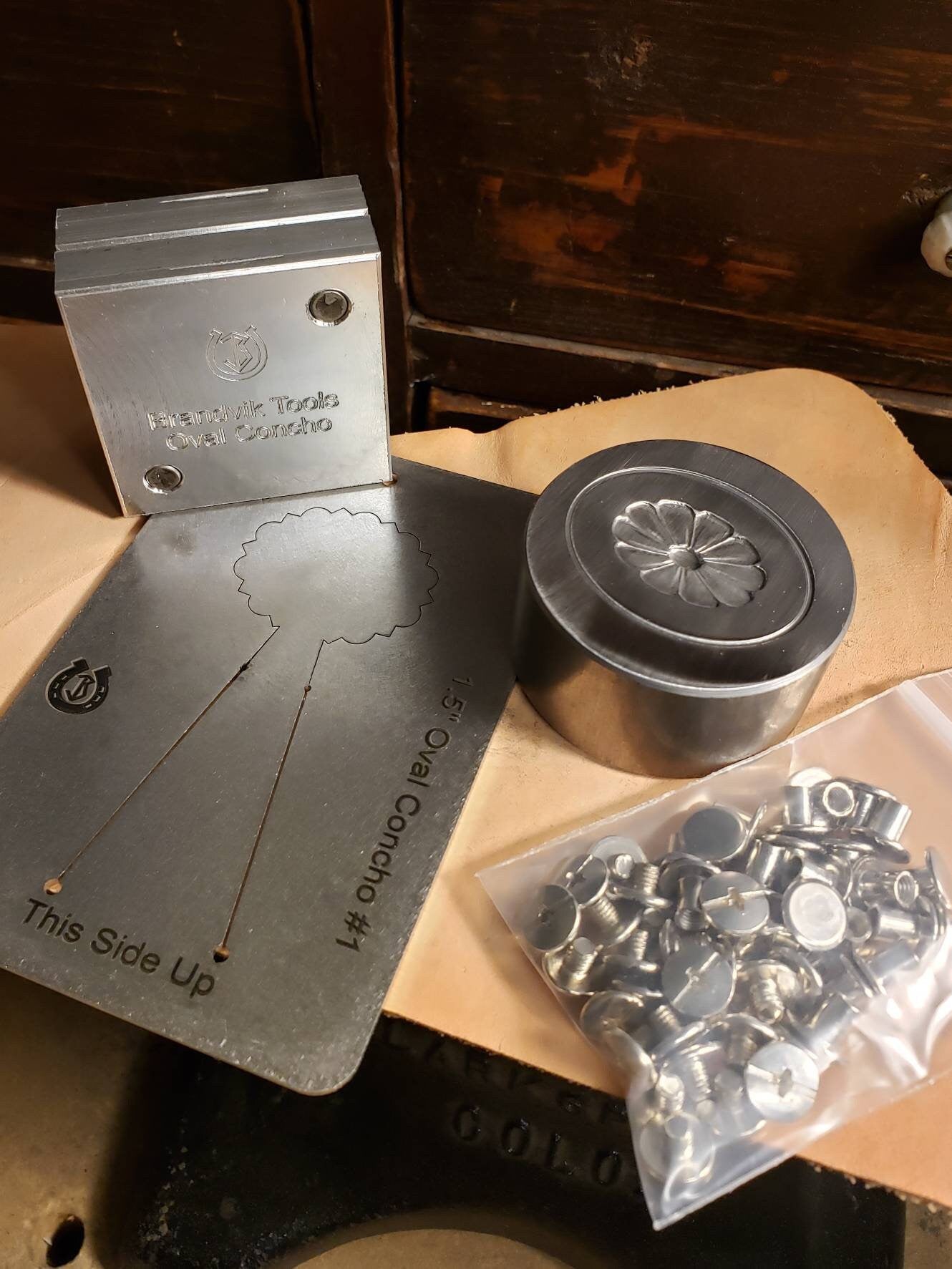 Brandvik Tools 1.5" Oval Concho Starter Kit
