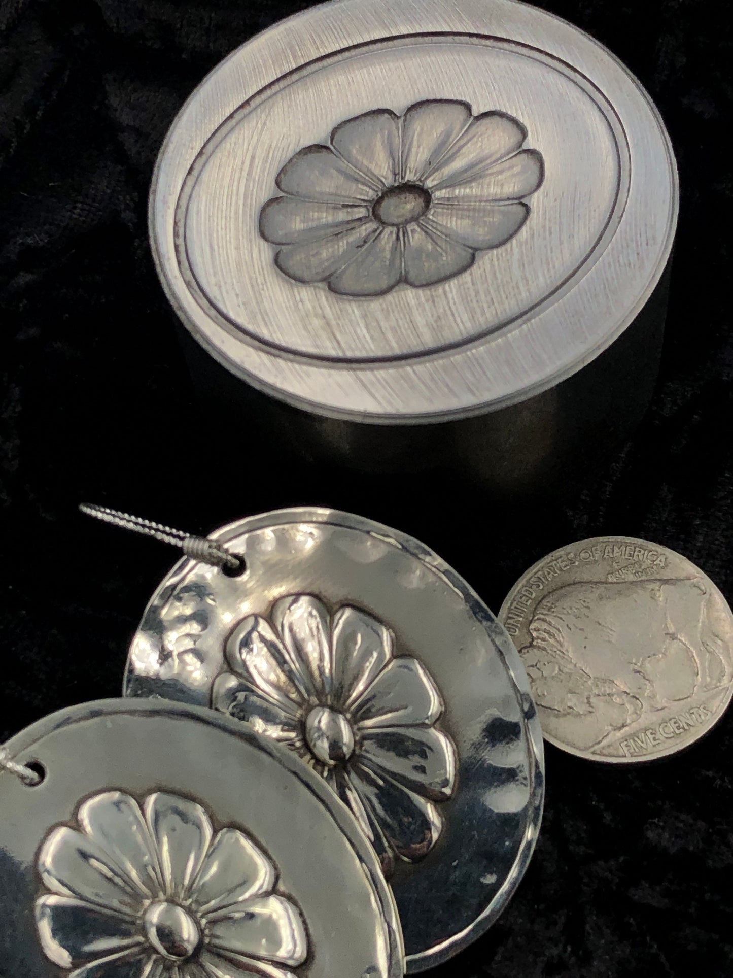Impression Die - 1.5 inch Oval Concho #1