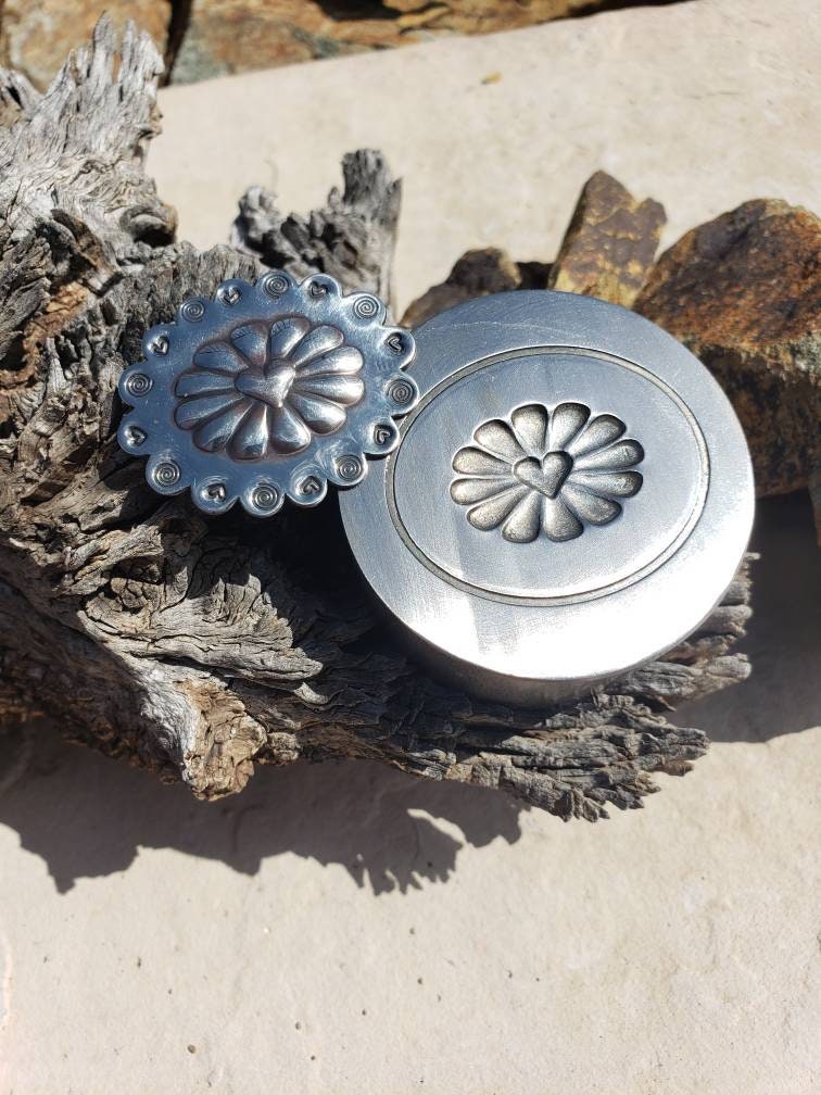 Oval Impression Die - 1.5 Inch Oval Heart Concho