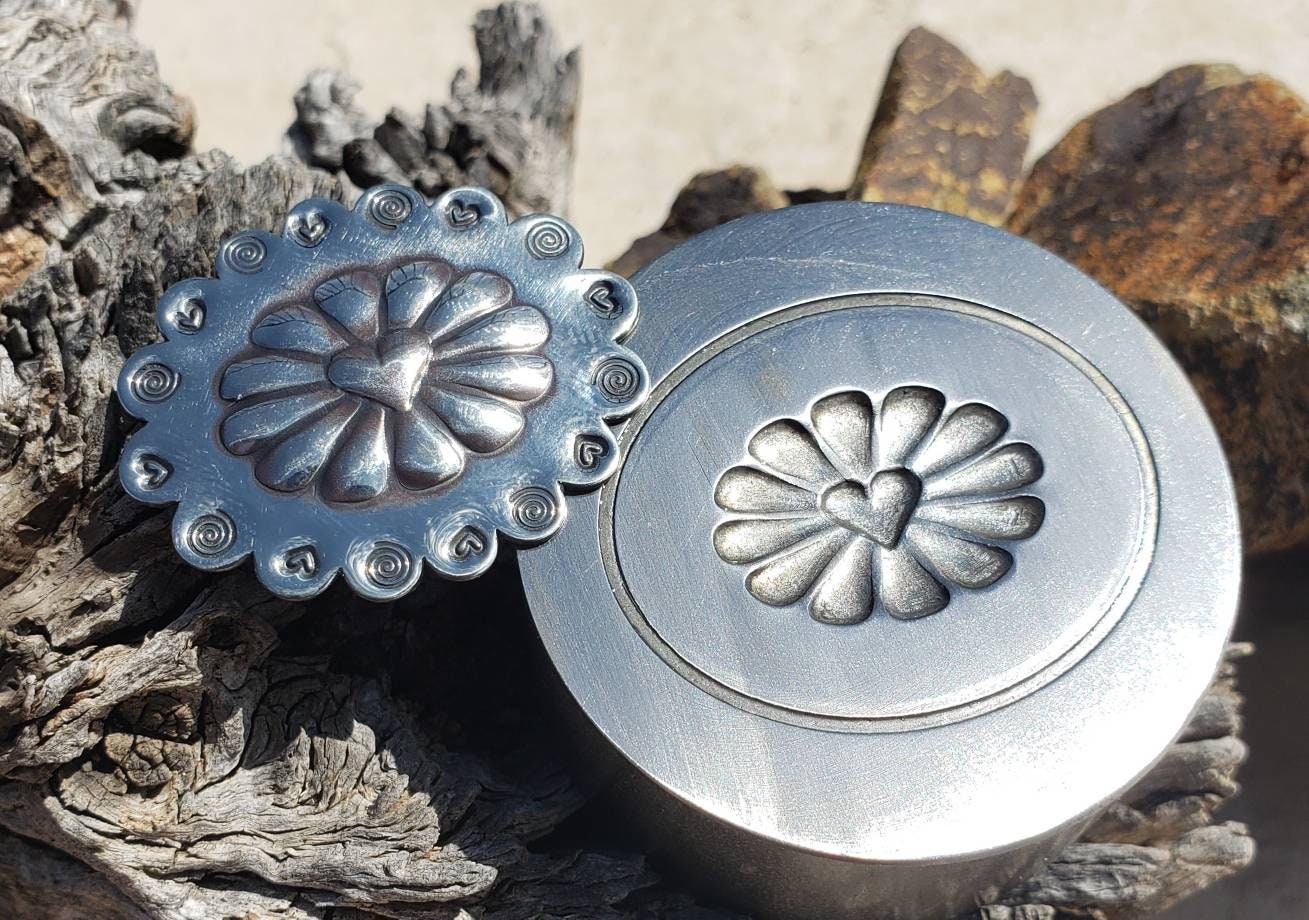 Oval Impression Die - 1.5 Inch Oval Heart Concho