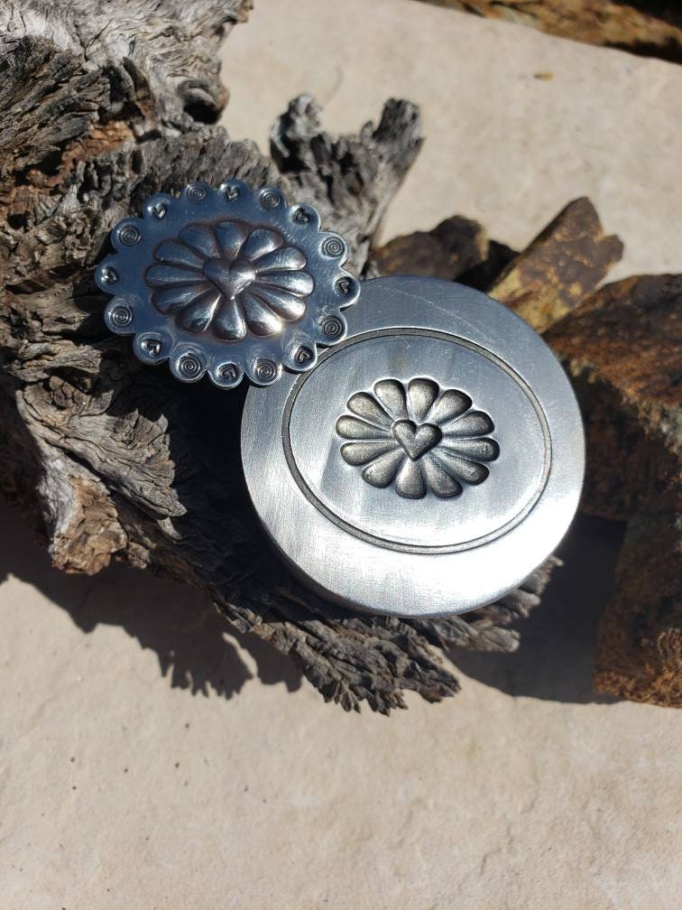Oval Impression Die - 1.5 Inch Oval Heart Concho