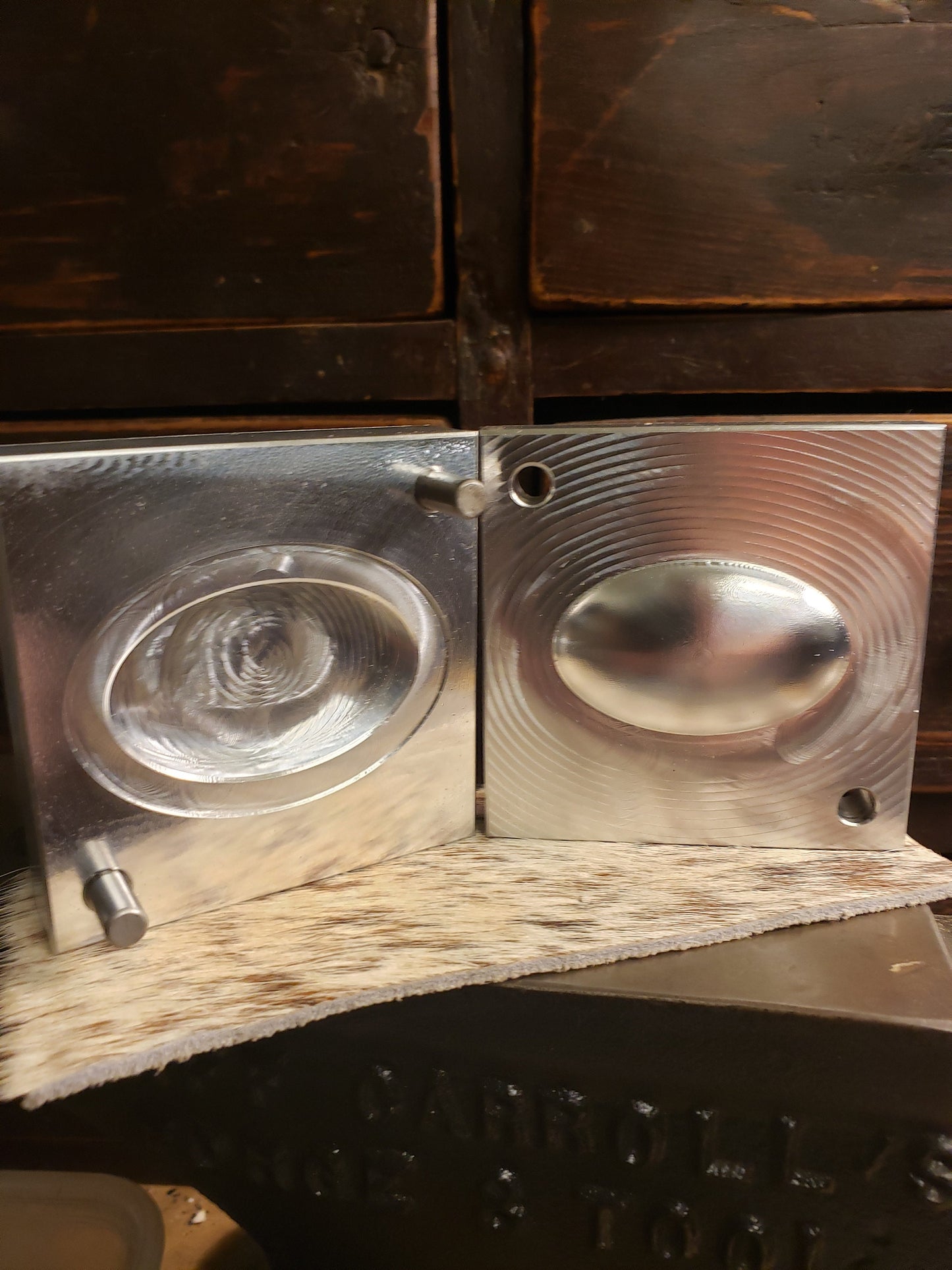 2.5 Inch 2 Part Oval Concho Forming Die
