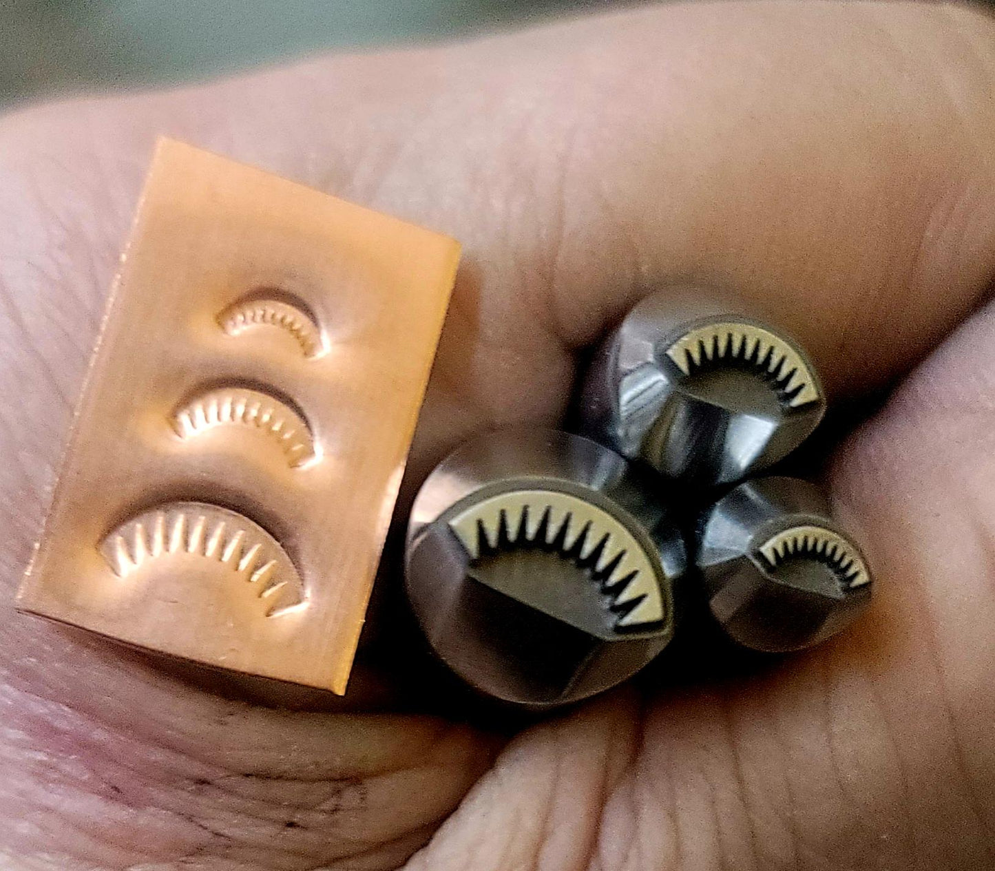 Sawtooth Border Metal Stamp